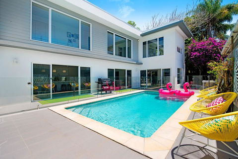 Surfers Paradise Holiday Home Almalfi Drive - Adwords Guide 1