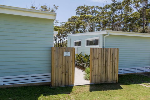 Surfside Cudmirrah Beach - Adwords Guide 3