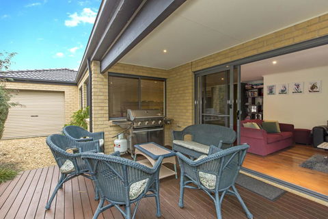 SURFSIDE GETAWAY IN PICTURESQUE INVERLOCH - Adwords Guide 3