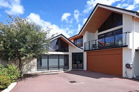 Swanriver Applecross Shortstays - Adwords Guide 0
