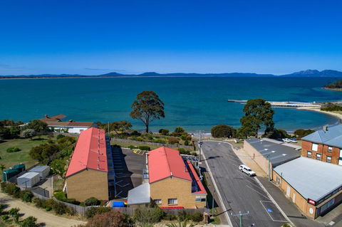 SWANSEA VILLAS - Adwords Guide 1