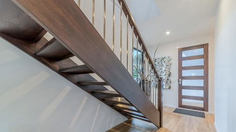 SWEEPING VIEWS - FREE WIFI & NETFLIX - PET FRIENDLY (OUTSIDE ONLY) - Adwords Guide 2