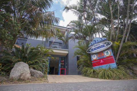 Sydney Beachouse YHA - Adwords Guide 1