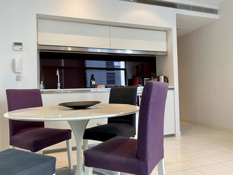 Sydney CBD Central Location - Spacious Apartment - Parking - Pool - Gym - Best Location - Adwords Guide 2