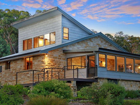 Sydney View - 70km From Sydney, 1000km From Care! - Adwords Guide 2