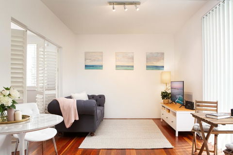 Tasteful Apartment With Balcony In Cammeray - Adwords Guide 0