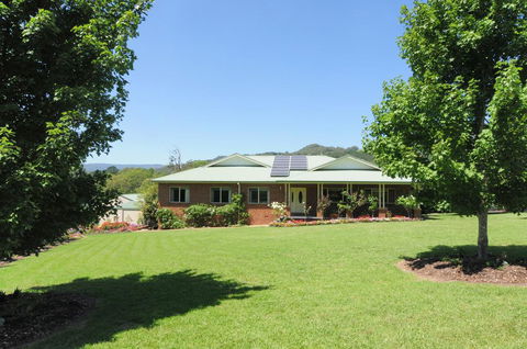 Tatiara - Spacious Family Friendly Home! - Adwords Guide 1