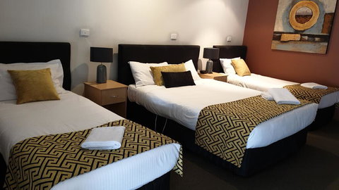 Tenterfield Tavern And Motor Inn - Adwords Guide 1