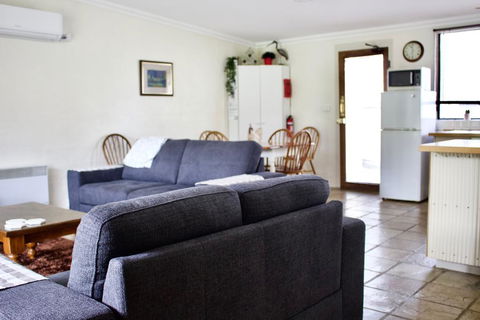 The Apartment - Moyston - Adwords Guide 0