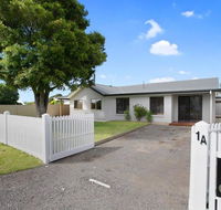 THE ASHMAN HOUSE - modern and close to town - Adwords Guide