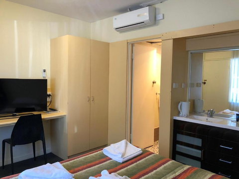 The Astor Suites - Adwords Guide 1