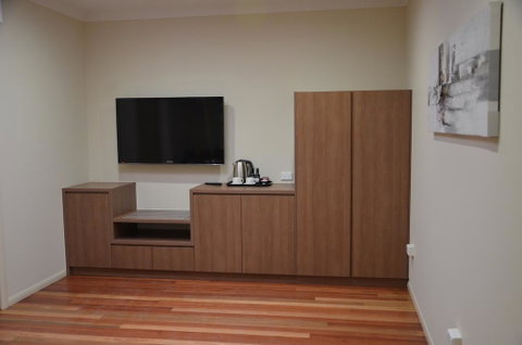The Australian Hotel Motel - Adwords Guide 3