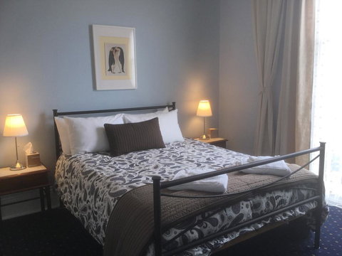 The Bank Guesthouse Glen Innes - Adwords Guide 1