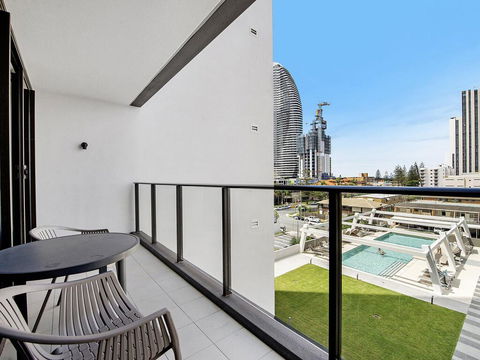 The Beach Broadbeach Private 2 Bedroom Apartment - Adwords Guide 3