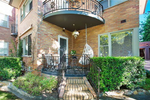 The Beach House Apartment - Adwords Guide 0