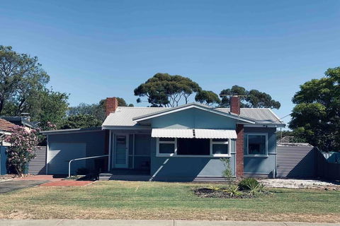 The Beach House Busselton - Adwords Guide 0