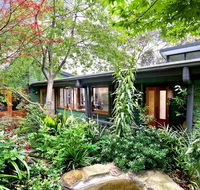 The Black Cockatoo - Secret Garden Mountains Home - Adwords Guide