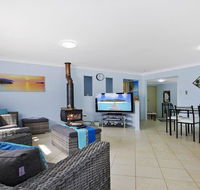 The Burra Break - 3 minute walk to beach access - Adwords Guide