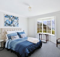 The Crescent - Pet Friendly - 1 Min to Beach - Adwords Guide