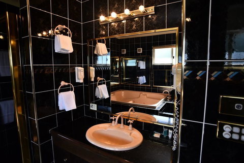 The Crossing Motel - Adwords Guide 2