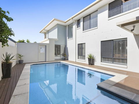 The Doggy Beach House At Salt - Adwords Guide 0