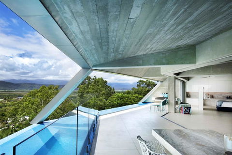 The Edge - Port Douglas - Adwords Guide 3