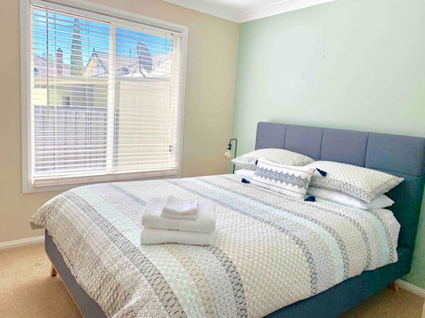 The Entertainer - Downtown Orange, Sleeps 11 - Adwords Guide 3
