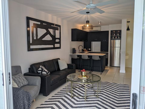 The Escape Luxury Apartments Peppers Beach Club Palm Cove - Adwords Guide 0