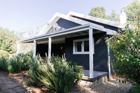 The Farm House At Springfield - Adwords Guide 0