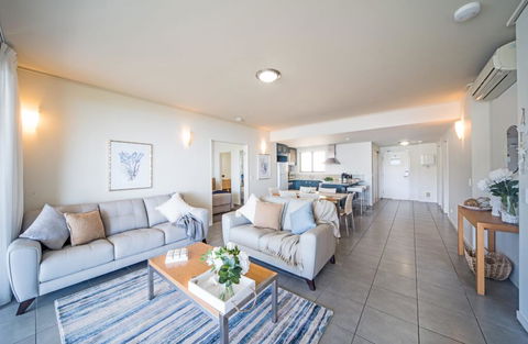 The Hamptons On Airlie - Adwords Guide 2