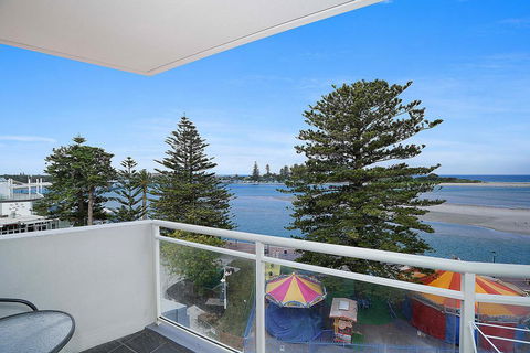The Oaks Waterfront Resort, Unit 302 - Adwords Guide 1