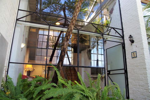 The Old Joyce Factory Loft Apartment - Adwords Guide 2