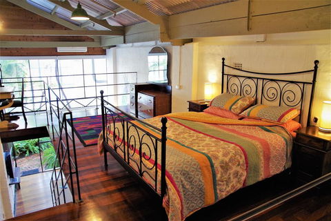 The Old Joyce Factory Loft Apartment - Adwords Guide 3