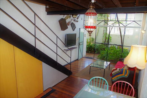 The Old Joyce Factory Loft Apartment - Adwords Guide 1