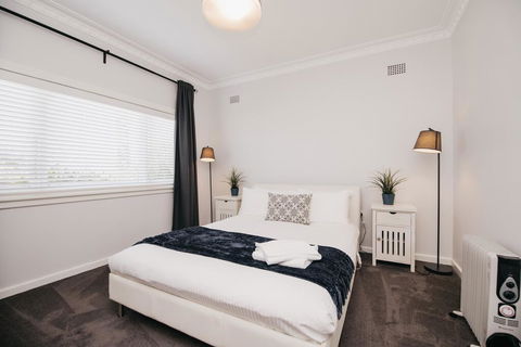 The Palms - Stylish, Modern And Cute As A Button - Adwords Guide 2