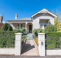 The Pearl on Prince Stylish Cottage CBD Wifi - Adwords Guide