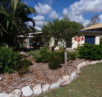 The Red Piranha - Rainbow Beach Close to everything air con and pet friendly - Adwords Guide