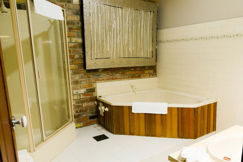 The Royal Daylesford Hotel - Adwords Guide 2