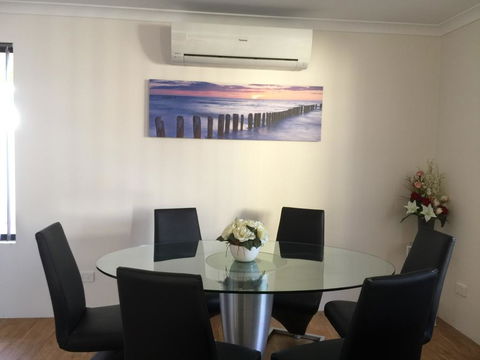 The Royal Dolphin Holiday Home - Adwords Guide 3