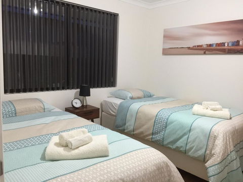 The Royal Dolphin Holiday Home - Adwords Guide 2