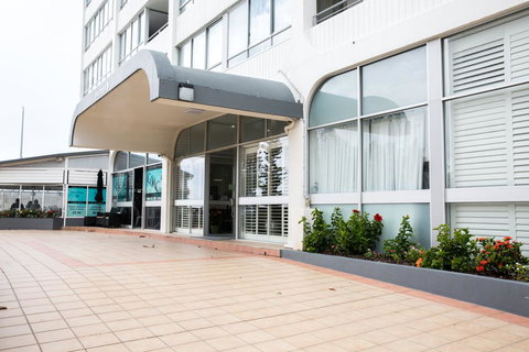 The Shore Apartments - Beachfront - Adwords Guide 1