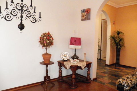 The Spanish Retreat And BnB - 24 Hrs - Adwords Guide 2