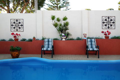 The Spanish Retreat And BnB - 24 Hrs - Adwords Guide 3