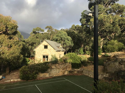 The Stone Cottage (with Tennis Court) - Adwords Guide 2