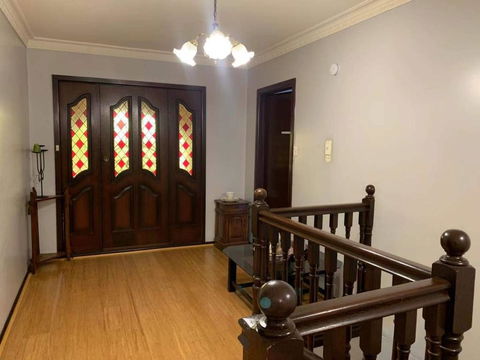 Thomastown Antique House Room 5 - Adwords Guide 2