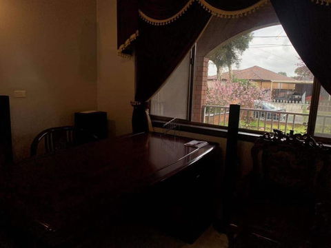 Thomastown Antique House Room 5 - Adwords Guide 0