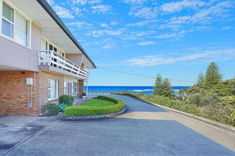 Toowoon Bay Beachside Unit, Unit 4 - Adwords Guide 0