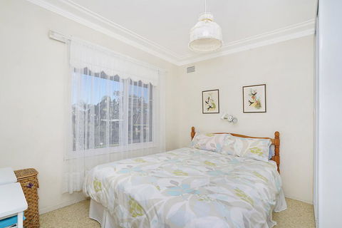 Toowoon Bay Beachside Unit, Unit 4 - Adwords Guide 3