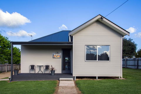 Topaz Cottage - Adwords Guide 1