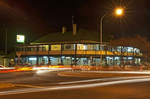 Town Square Motel - Adwords Guide 0